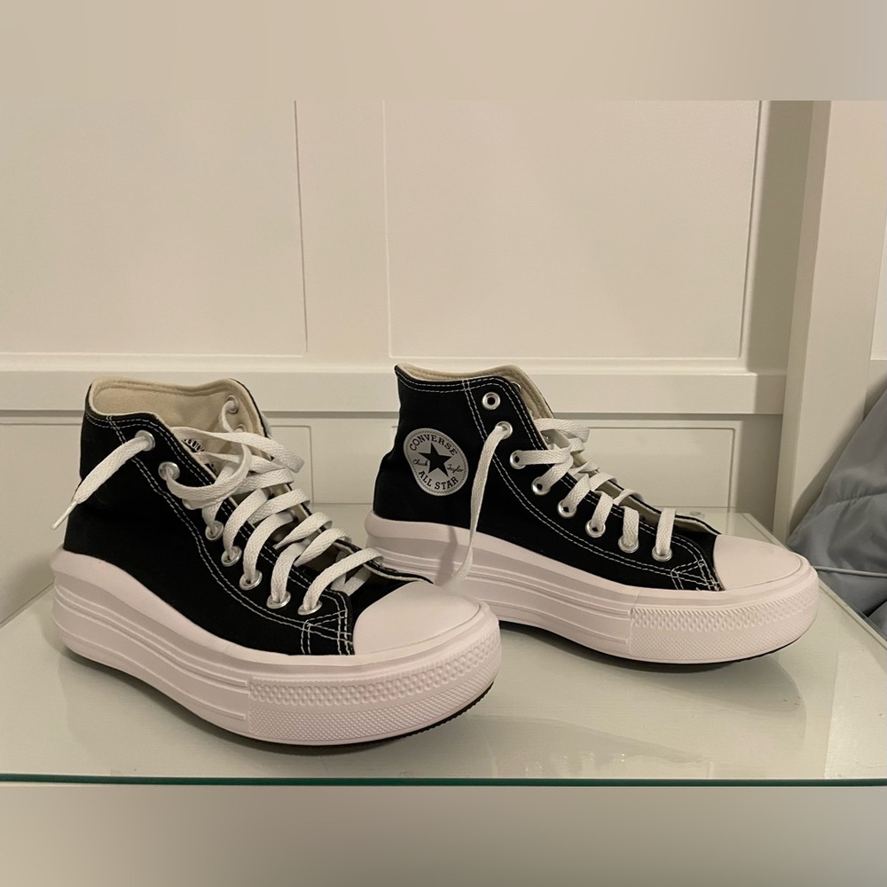 Converse Women’s Chuck Taylor All Star Move Platform Lightweight